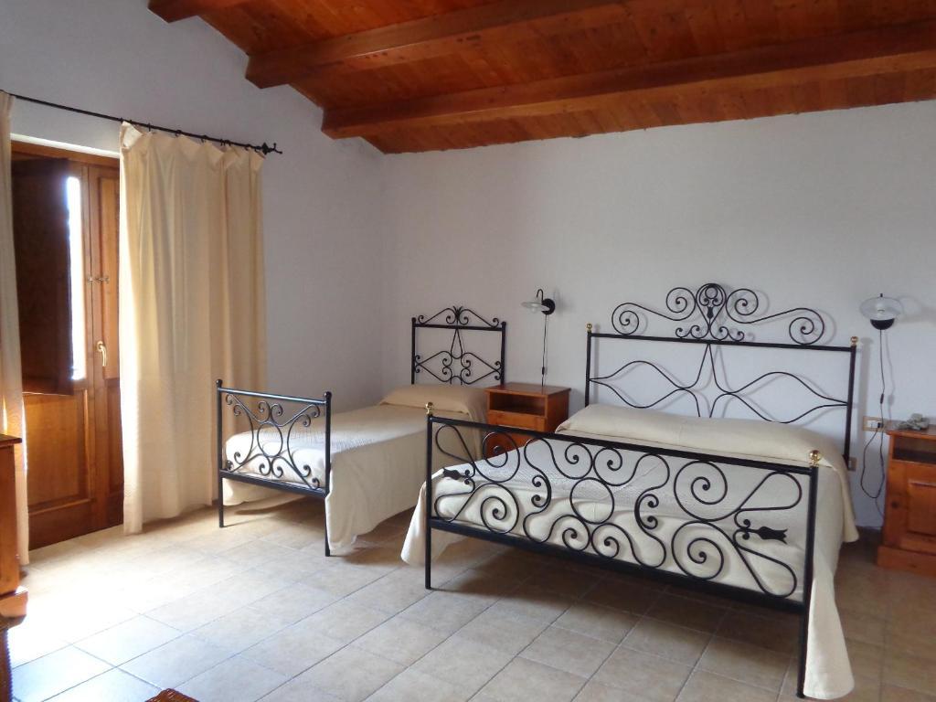 Hotel Su Baione Abbasanta الغرفة الصورة