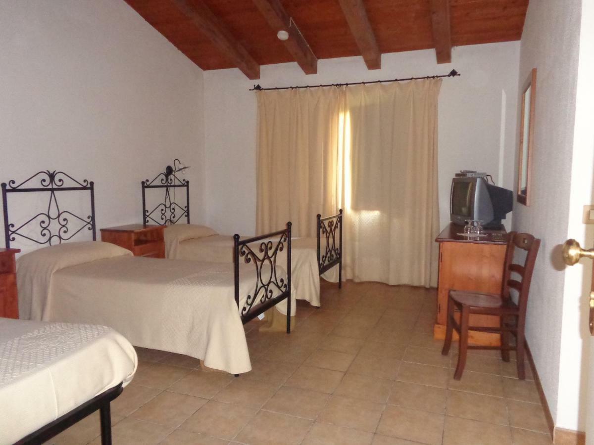 Hotel Su Baione Abbasanta المظهر الخارجي الصورة